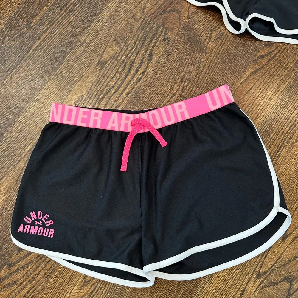 Girls Under Armour Athletic Shorts set of 2. Mint condition. Size youth XL. - Picture 4 of 9